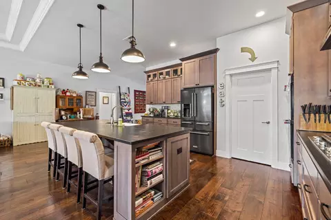 Kitchen - 1000 Pumpkin Ridge Dr, Eagle Point, OR 97524 photo 1 of 4
