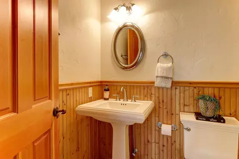Bath - 53496 Wildriver Way, La Pine, OR 97739 photo 6 of 11