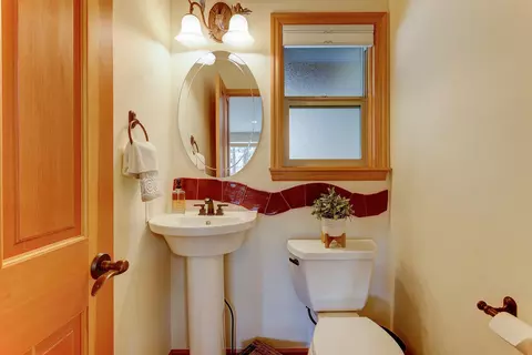 Bath - 53496 Wildriver Way, La Pine, OR 97739 photo 11 of 11