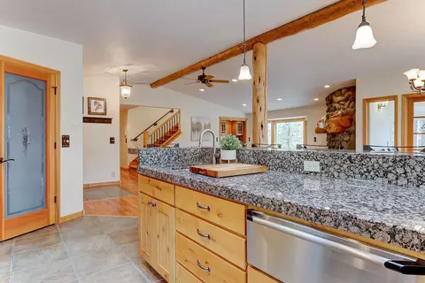 Kitchen - 53496 Wildriver Way, La Pine, OR 97739 photo 5 of 5