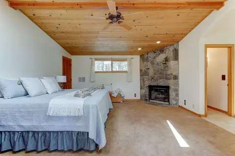 Bedroom - 53496 Wildriver Way, La Pine, OR 97739 photo 2 of 6