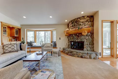 Living - 53496 Wildriver Way, La Pine, OR 97739 photo 3 of 5