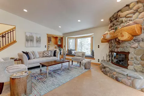 Living - 53496 Wildriver Way, La Pine, OR 97739 photo 2 of 5
