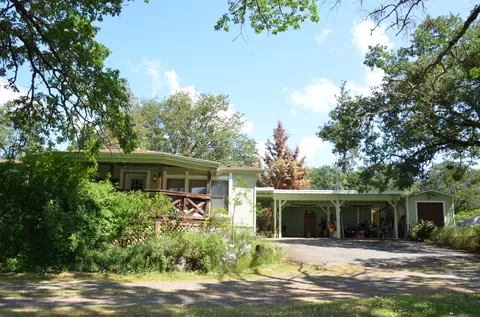 277 W Jones Creek Rd, Grants Pass, OR 97526