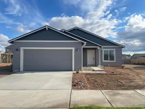 315 NW Par Ave #99, Madras, OR 97741