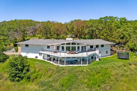 4640 Scenic Ave, Central Point, OR 97502