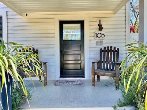 105 W Pine St, Jacksonville, OR 97530