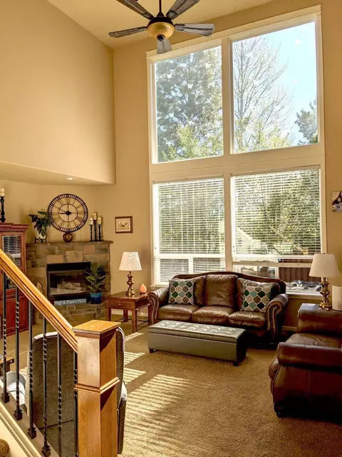 Living - 61276 Splendor Ln, Bend, OR 97702 photo 1 of 3