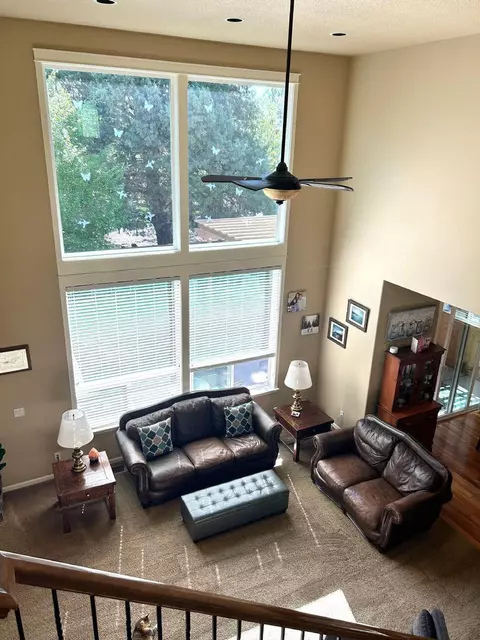 Living - 61276 Splendor Ln, Bend, OR 97702 photo 3 of 3