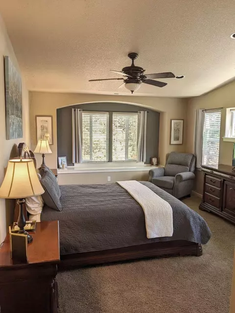 Bedroom - 61276 Splendor Ln, Bend, OR 97702 photo 2 of 3