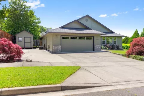 4096 Hidden Valley Court Ct, Medford, OR 97504
