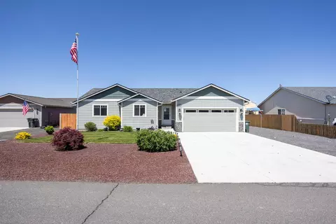 525 A St, Culver, OR 97734