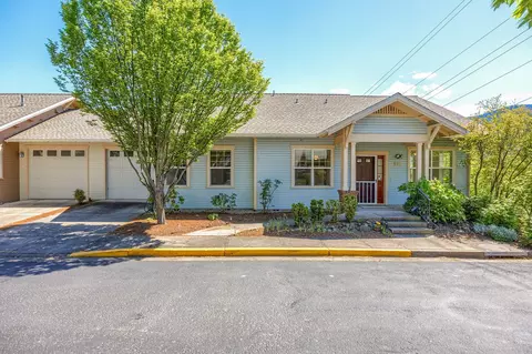 832 Cobblestone Ct, Ashland, OR 97520