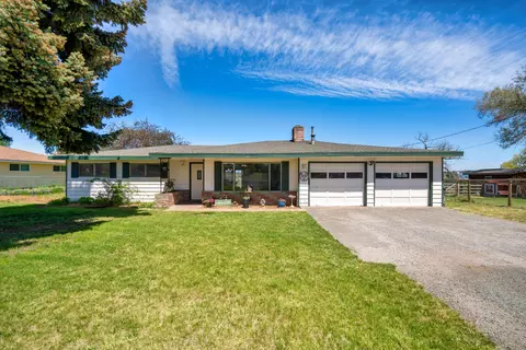 600 SW Colfax Ln, Madras, OR 97741