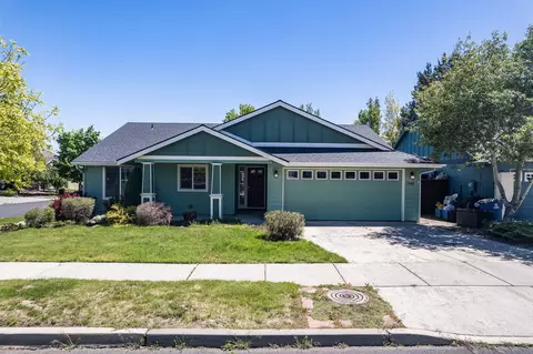 348 NW Antler Loop, Redmond, OR 97756