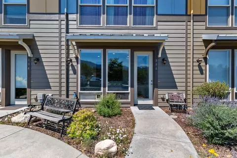 886 Perozzi St, Ashland, OR 97520