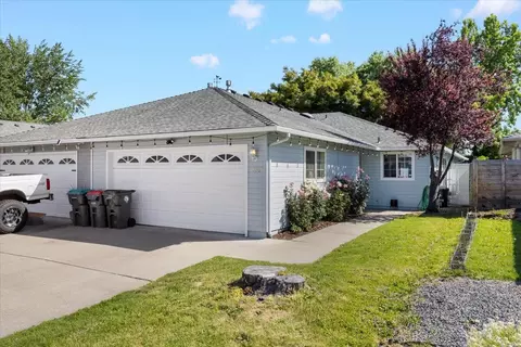 934 Glengrove Ave, Central Point, OR 97502