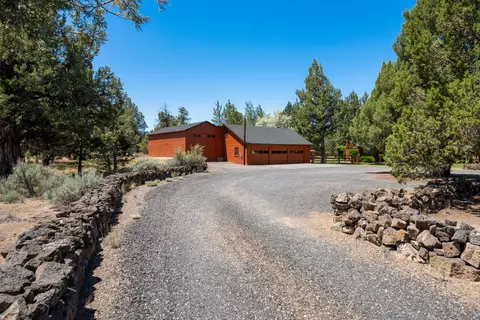 Exterior - 64755 Mcgrath Rd, Bend, OR 97701 photo 13 of 17