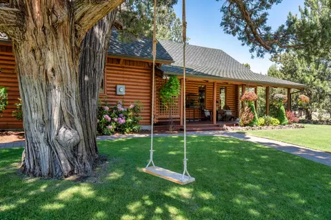 Exterior - 64755 Mcgrath Rd, Bend, OR 97701 photo 1 of 17