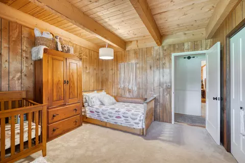Bedroom - 64755 Mcgrath Rd, Bend, OR 97701 photo 7 of 8