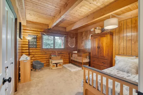 Bedroom - 64755 Mcgrath Rd, Bend, OR 97701 photo 8 of 8