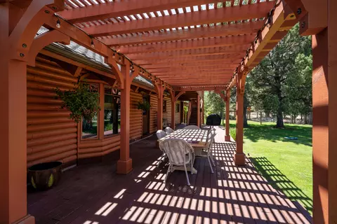 Exterior - 64755 Mcgrath Rd, Bend, OR 97701 photo 7 of 17