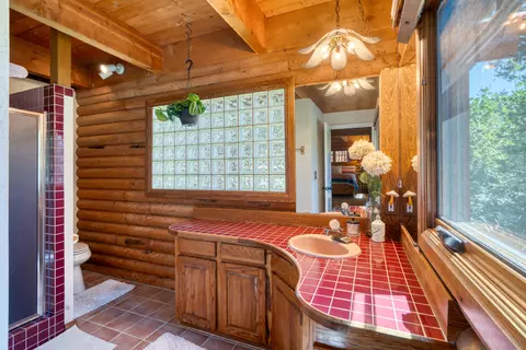 Bath - 64755 Mcgrath Rd, Bend, OR 97701 photo 3 of 5