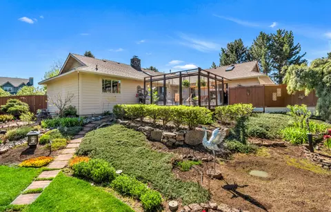 61265 Crescent Ct, Bend, OR 97702 photo 31