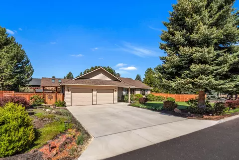 61265 Crescent Ct, Bend, OR 97702 photo 3