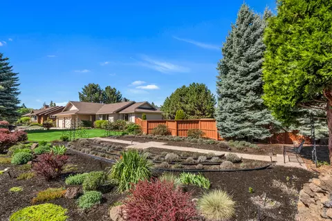 61265 Crescent Ct, Bend, OR 97702 photo 4