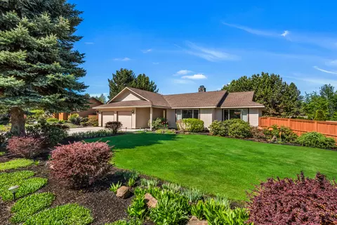 61265 Crescent Ct, Bend, OR 97702