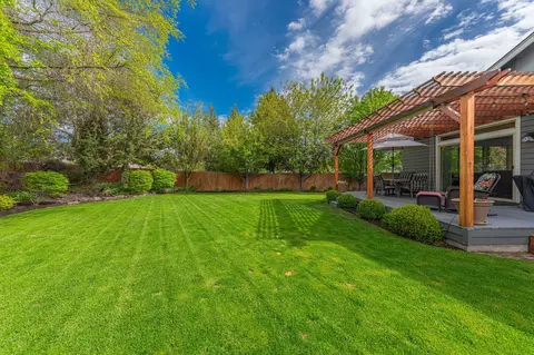 63227 Bedrock Ct, Bend, OR 97701 photo 6