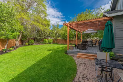63227 Bedrock Ct, Bend, OR 97701 photo 5