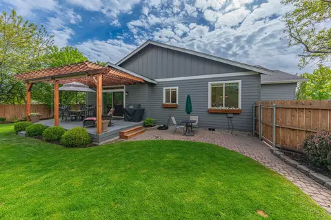 63227 Bedrock Ct, Bend, OR 97701 photo 7