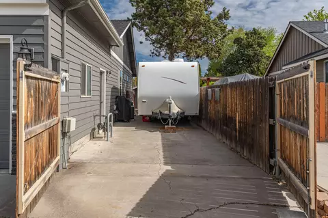 63227 Bedrock Ct, Bend, OR 97701 photo 3