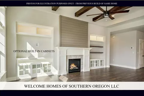 Living - 1417 River Run St, Central Point, OR 97502 photo 3 of 4