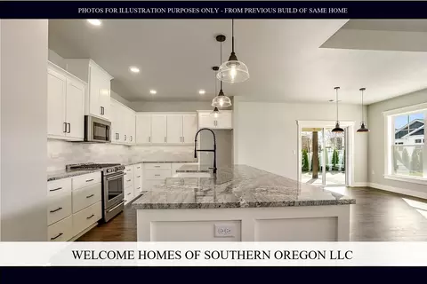 Kitchen - 1417 River Run St, Central Point, OR 97502 photo 3 of 6