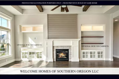 Living - 1417 River Run St, Central Point, OR 97502 photo 2 of 4
