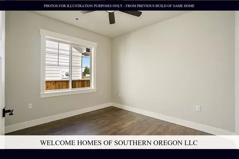 Bedroom - 1417 River Run St, Central Point, OR 97502 photo 3 of 5