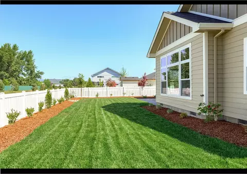 Exterior - 1417 River Run St, Central Point, OR 97502 photo 9 of 15