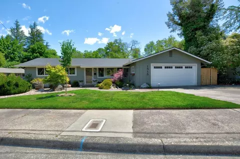 1515 NW Prospect Ave, Grants Pass, OR 97526