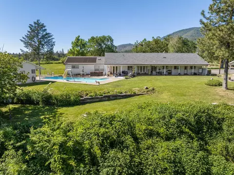 307 Nelson Way, Grants Pass, OR 97526