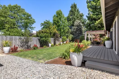 Exterior - 746 Hemlock Ct, Central Point, OR 97502 photo 9 of 12