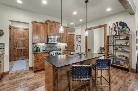 60486 Snap Shot Loop, Bend, OR 97702 photo 7