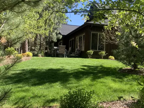 60486 Snap Shot Loop, Bend, OR 97702 photo 23