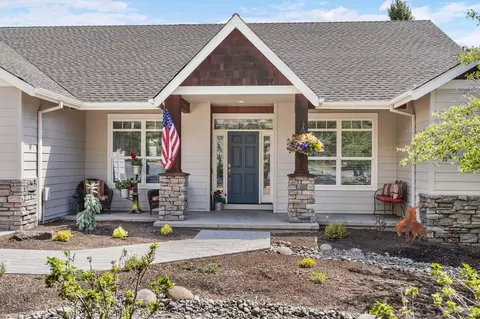 2200 Condor Dr, Redmond, OR 97756