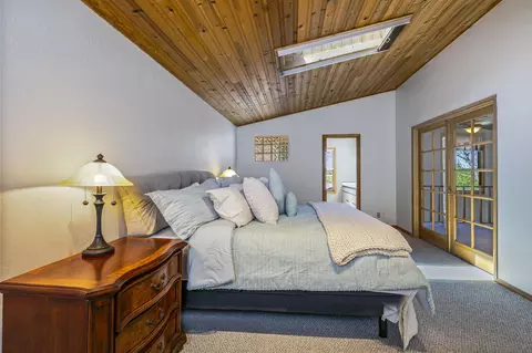 Bedroom - 65880 NW Cline Falls Rd, Bend, OR 97703 photo 3 of 3
