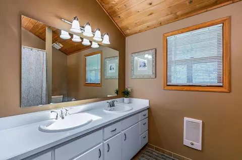 Bath - 65880 NW Cline Falls Rd, Bend, OR 97703 photo 1 of 2