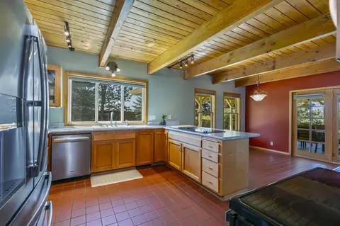 Kitchen - 65880 NW Cline Falls Rd, Bend, OR 97703 photo 1 of 2