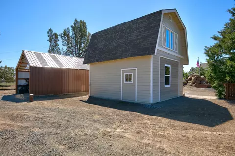 Exterior - 65880 NW Cline Falls Rd, Bend, OR 97703 photo 17 of 21